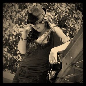 Meet your Posher, Hannah